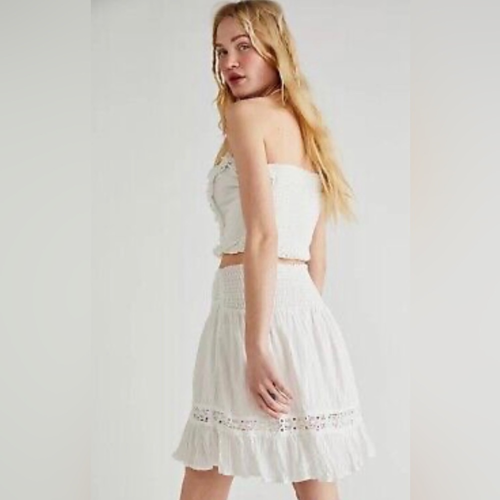 American Eagle cotton white tube top size  Large with stretch for a perfect fit!